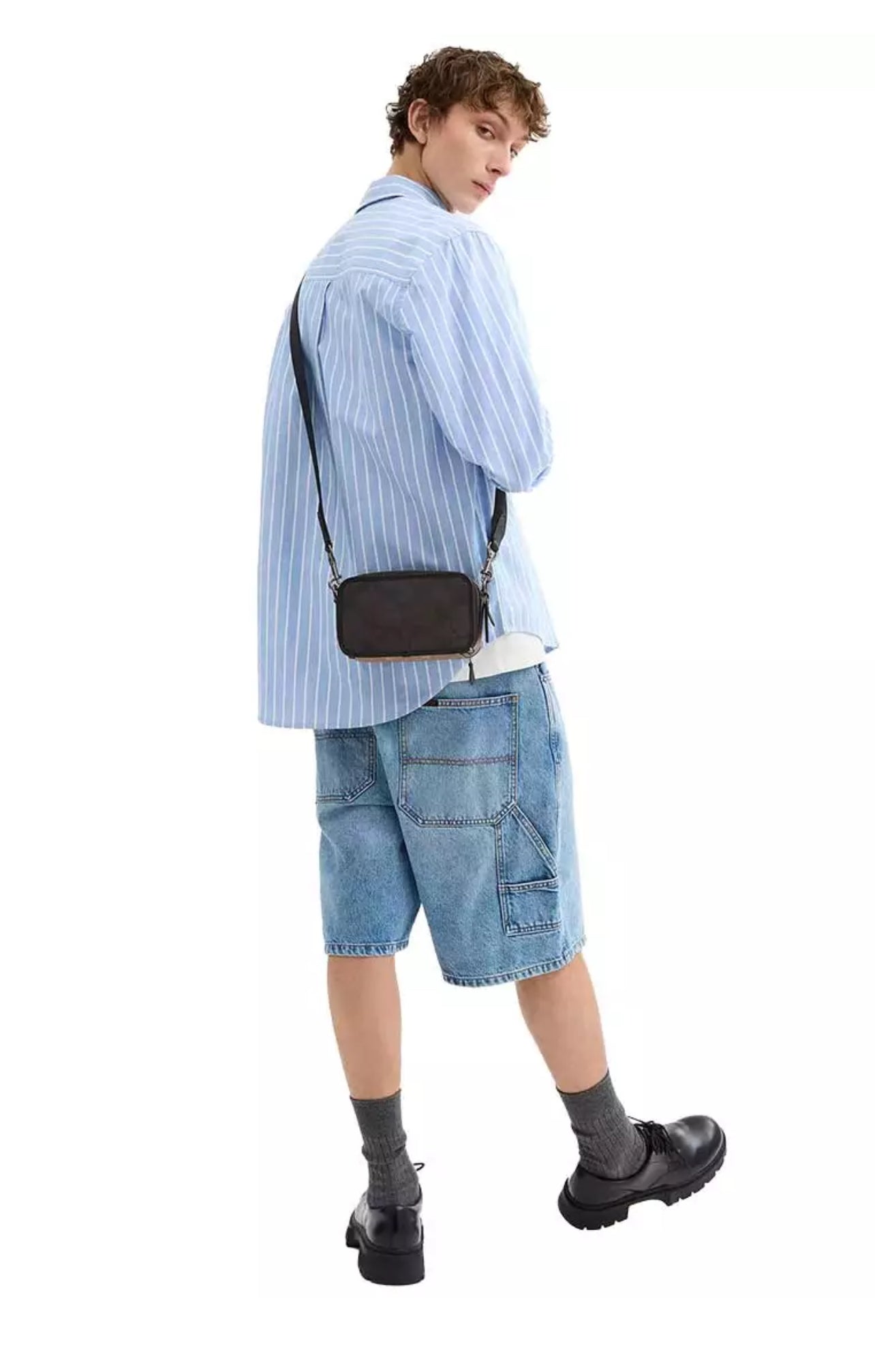 Coach Signature Blocked Wyatt Crossbody (Unisex)