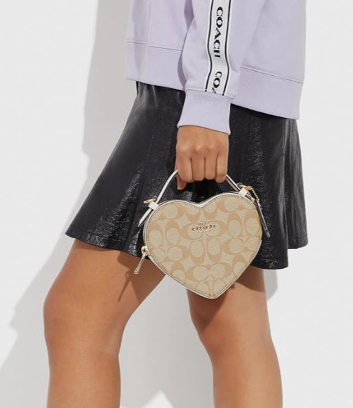 Coach Heart Signature in Light Khaki/Chalk