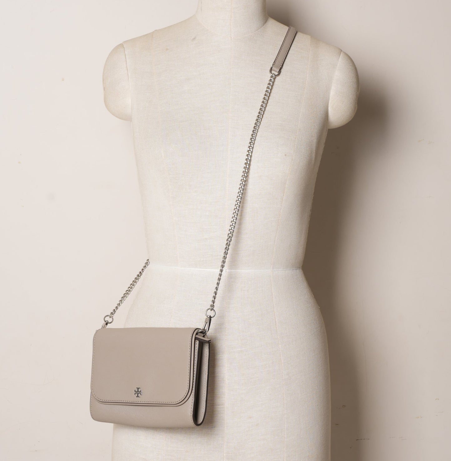 Tory Burch Emerson Charm Wallet in Grey